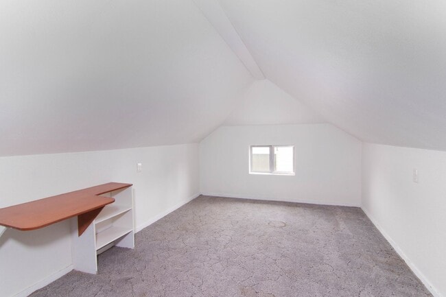 Building Photo - Fully updated 2 Bed 1 Bath Valley home.  H...