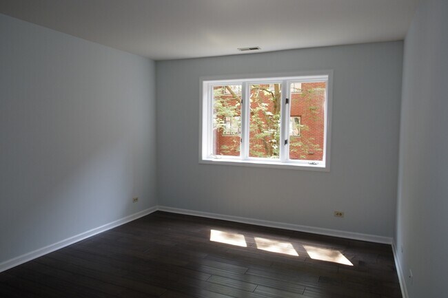 Building Photo - 129 Acacia Cir