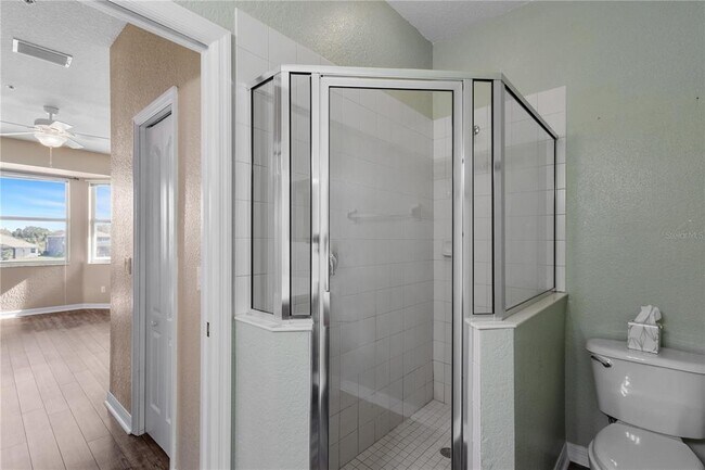 Building Photo - 819 Fairwaycove Ln