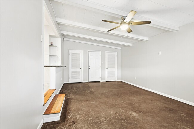 Building Photo - 106 Trout Ave