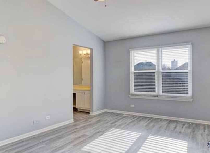 Building Photo - 486 Buckingham Dr