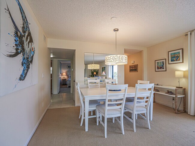 Building Photo - 1700 Ocean Dr
