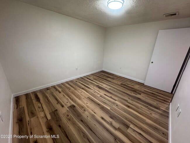 Building Photo - 638 Pear St