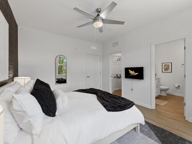 Building Photo - 14105 Epply Dr