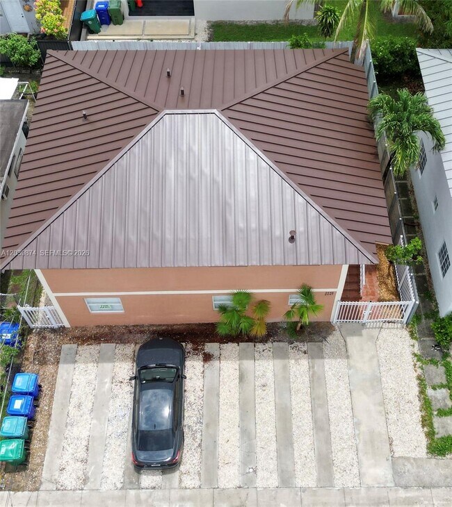 Building Photo - 2645 SW 28th Ct