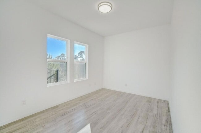 Building Photo - 117 Ori Ct