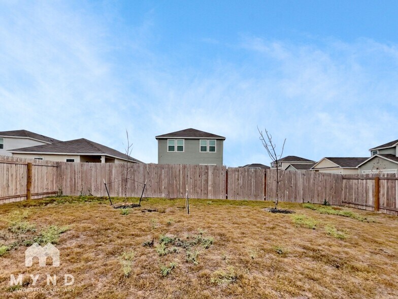 Building Photo - 14462 Palm Ridge