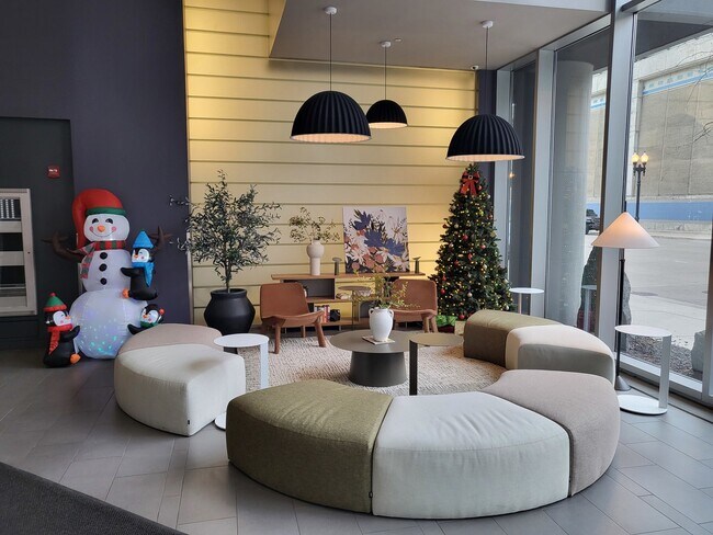 Building Photo - 235 W Van Buren St