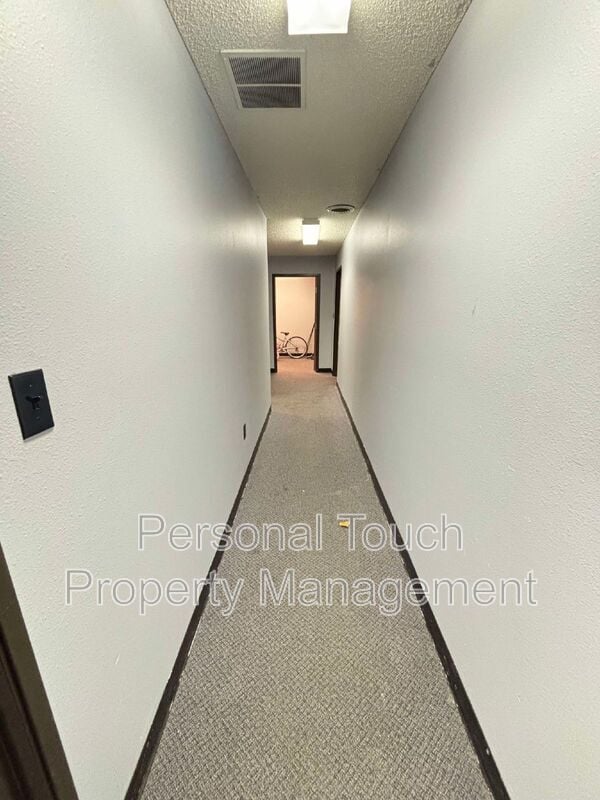 Building Photo - 2615 12th Ave S