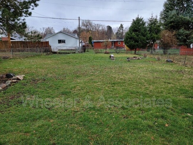 Building Photo - 1071 Sullivan Dr
