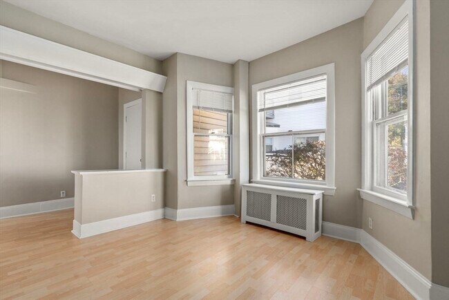 Building Photo - 73 Grovers Ave