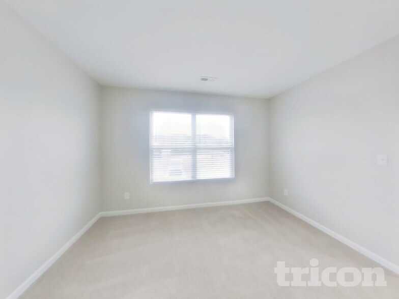 Building Photo - 1613 Brookgreen Ave