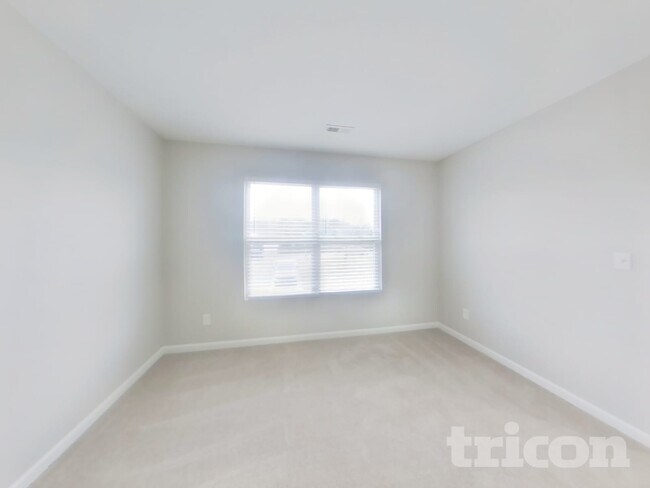 Building Photo - 1613 Brookgreen Ave