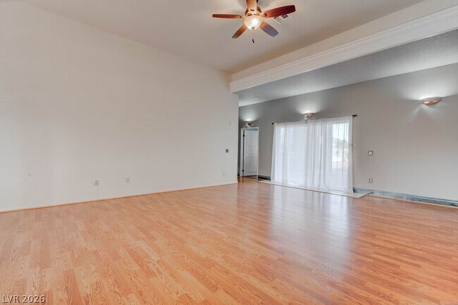 Building Photo - 4880 Dorrell Ln