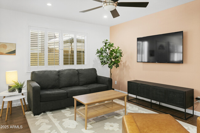 Building Photo - 1253 N Granite Reef Rd