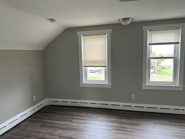 Building Photo - Lansdale Renovated 4 Bedroom Cape with off...