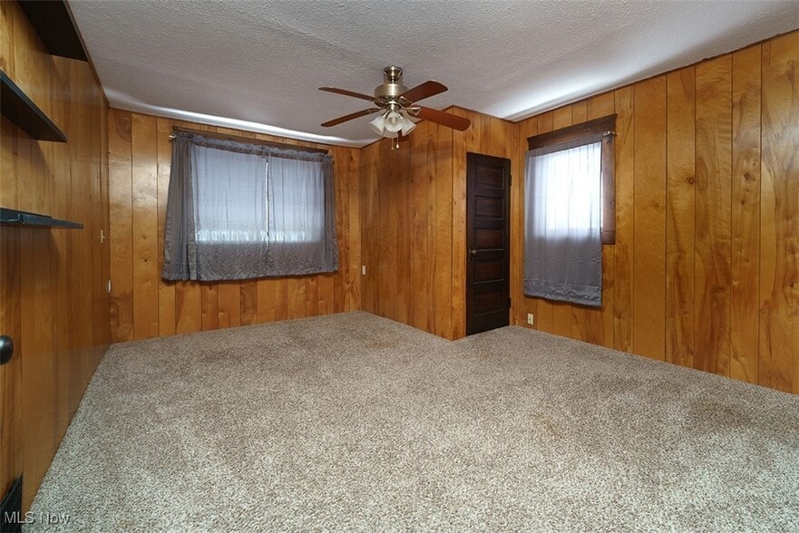 Master Bed - 765 E Buchtel Ave
