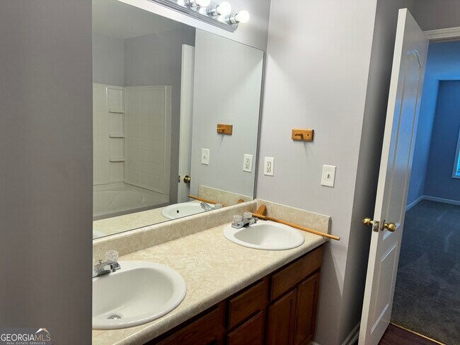 Building Photo - 6516 Snow Bird Ln