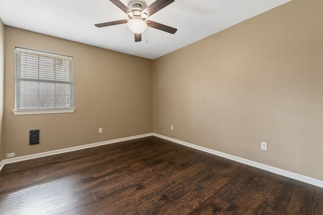 Building Photo - Nice 3 Bedroom 2 and a Half Bathroom House in Jacksonville, Arkansas
