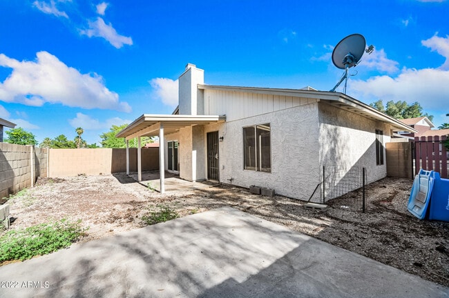 Building Photo - 2602 W Winchcomb Dr