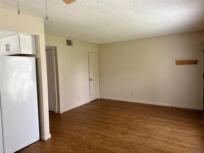 Building Photo - 3438 Willowrun Dr