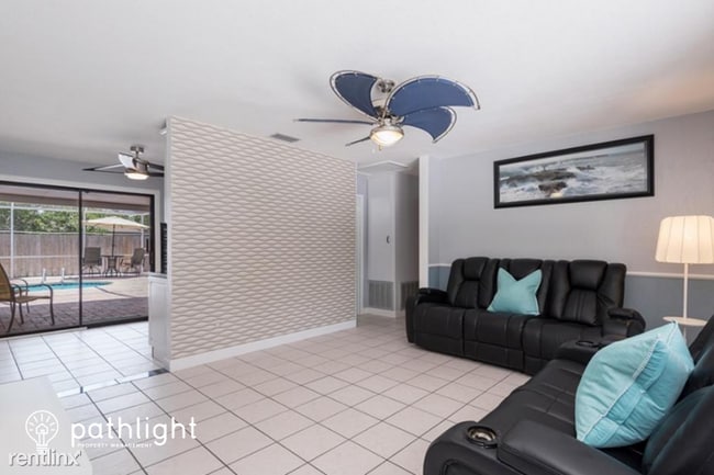 Building Photo - 4 br, 3 bath House - 6735 12th Street Nort...
