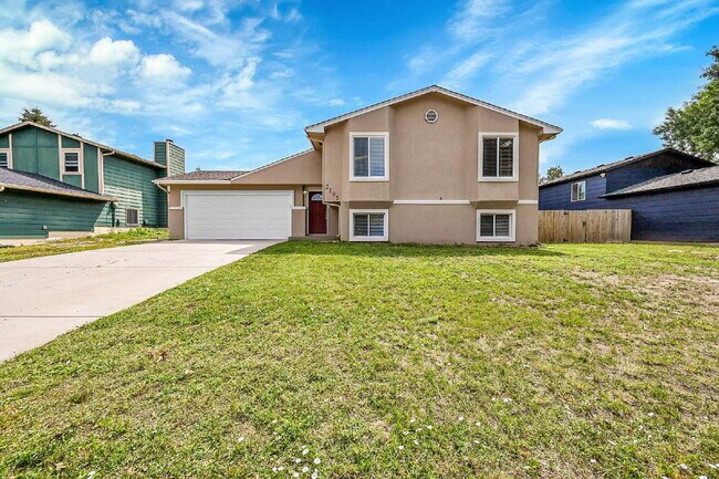 Primary Photo - $2,095, 3 bed, 2 bath, located in Colorado...