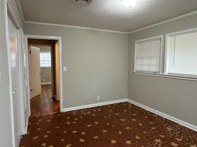 Building Photo - 1106 Lombard Dr