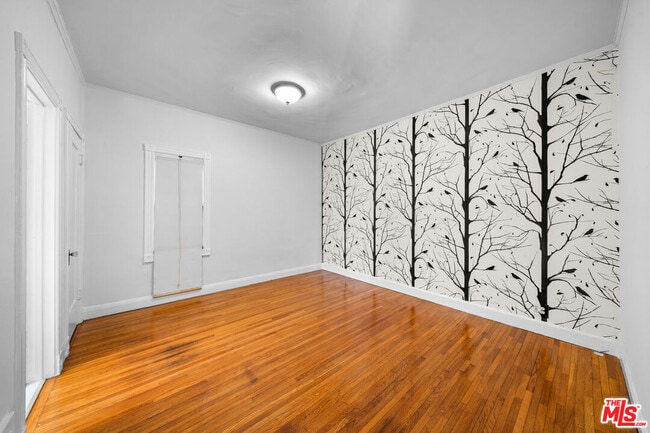 Building Photo - 107 S Lucerne Blvd