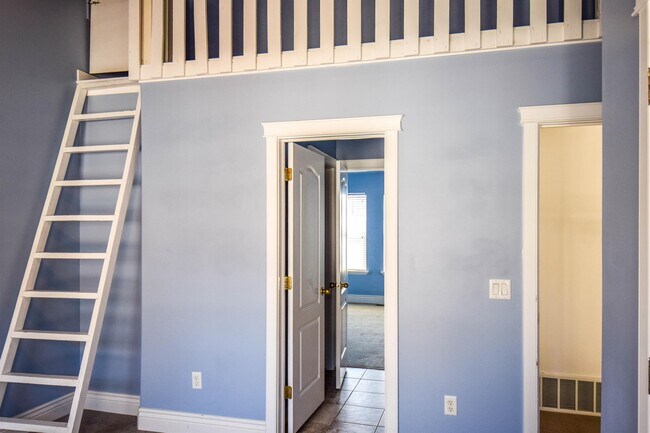 Building Photo - 1020 N 130 W