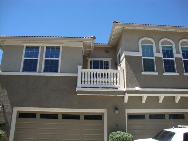 Building Photo - Two Bedroom Condo in South Reno
