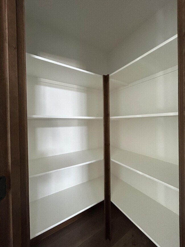 Building Photo - Luxury 4 Bed / 2 Bath Home on .84 Acres – 3 Car Garage – RV Parking