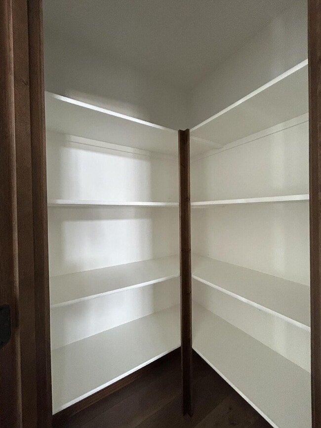 Building Photo - Luxury 4 Bed / 2 Bath Home on .84 Acres – UTILITIES INCLUDED - 3 Car Garage – RV Parking