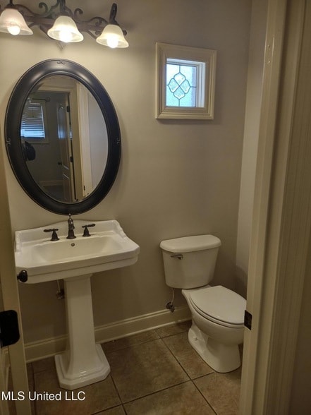 Building Photo - 103 Hallmark Pl