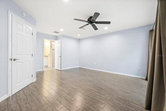 Building Photo - 1804 Oak View Dr