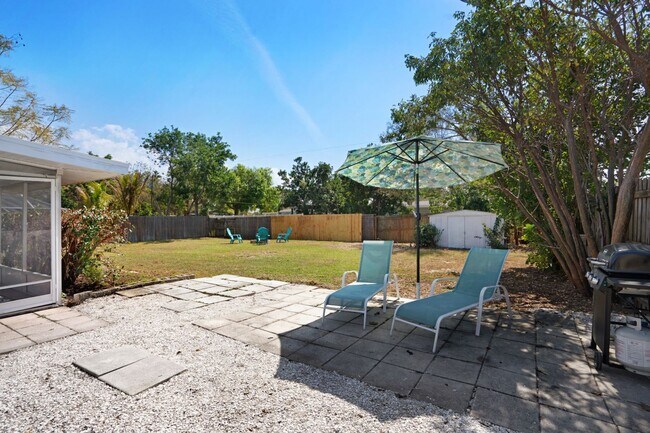 Building Photo - VACA or Short Term Furnished Chic Monthly Rental Home in Bradenton, FL