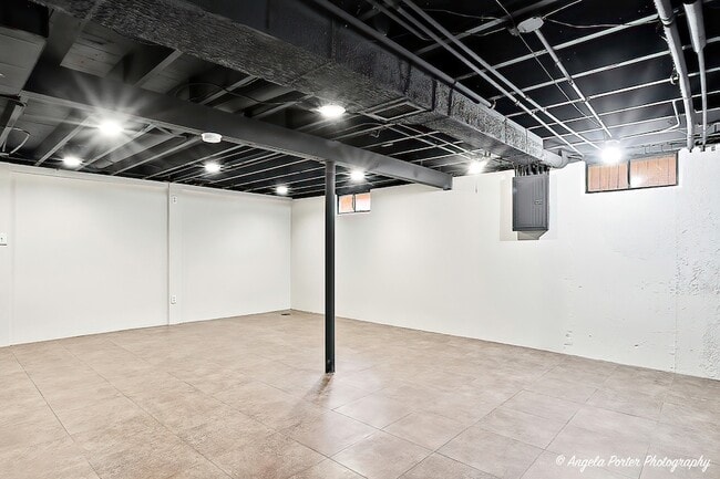 Building Photo - 1219 Brentwood Dr