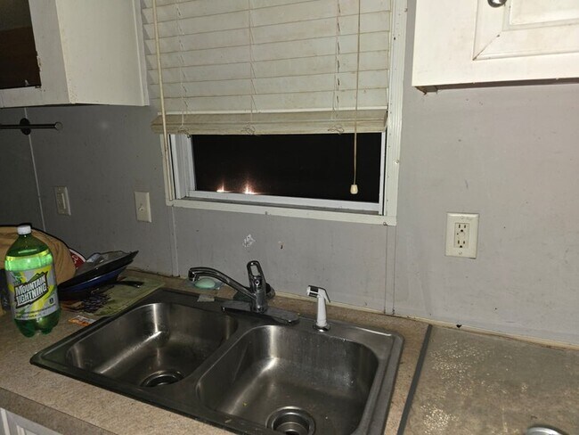 Building Photo - owner will finance - rent to own