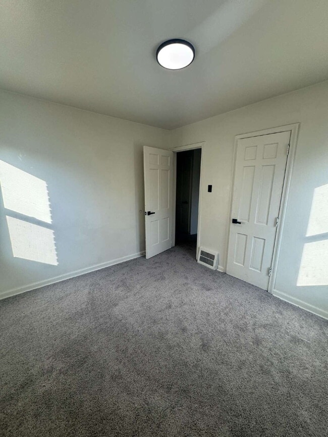 Building Photo - Modern Comfort in a 3BR Rental Home