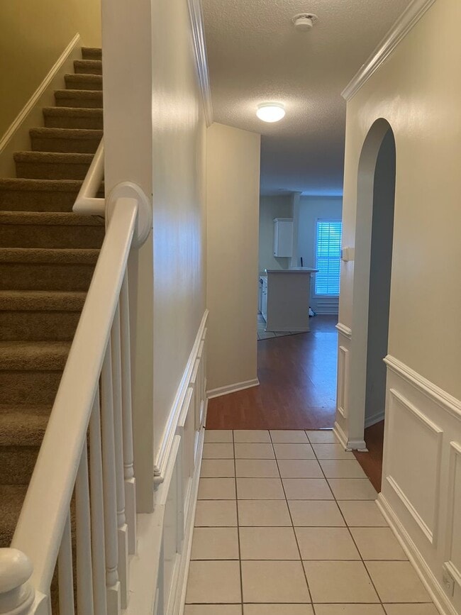 Building Photo - 3BR / 2.5BA @ Westbury Park