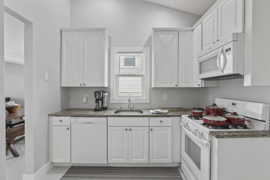Kitchen - 14 Center St