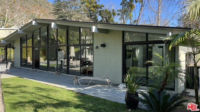 Building Photo - 30611 Las Estrellas Dr