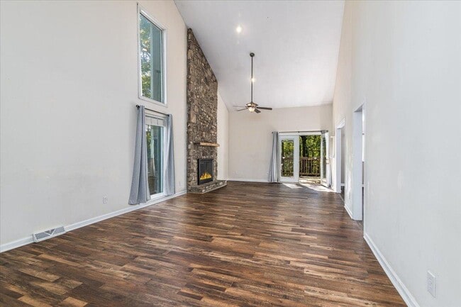 Building Photo - 5708 Bridlewood Dr