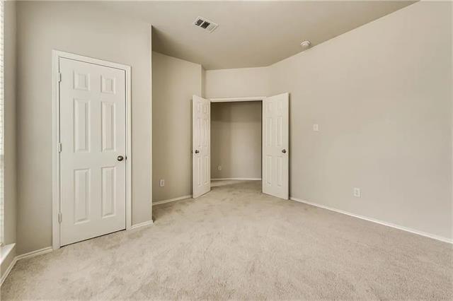 Building Photo - 9304 Regal Oaks Dr