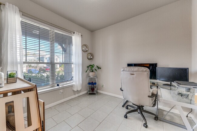 Building Photo - 4807 Marylebone Ave