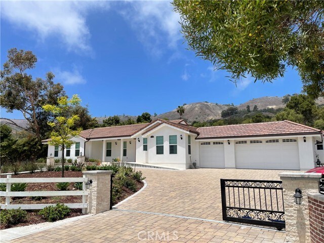 Primary Photo - 10 Sweetbay Rd