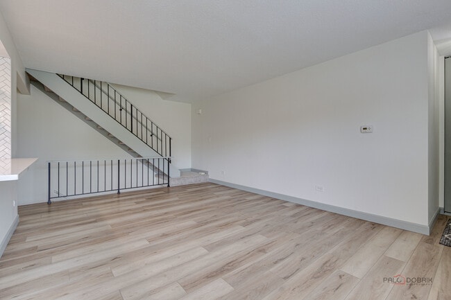 Building Photo - 1454 Inverrary Ln