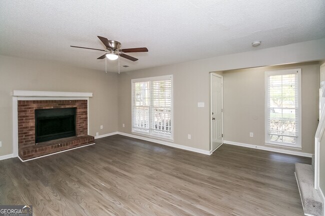 Building Photo - 10972 Clearwater Dr