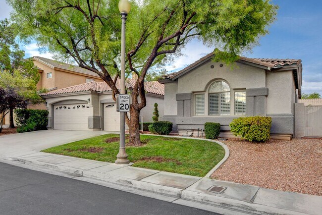 Building Photo - 4 bedroom, 3-bath home with a Pool!