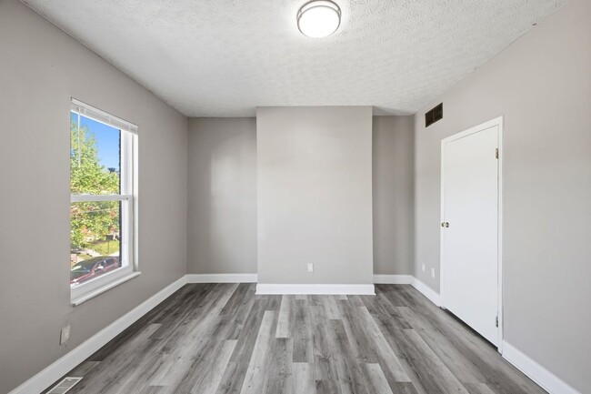 Building Photo - 393 St Clair Ave